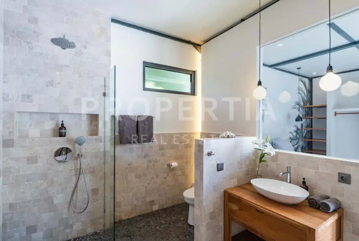 Bathroom 1 at Charming 3-Bedroom Freehold Villa in Vibrant Uluwatu (PPV4805), listing by PROPERTIA.