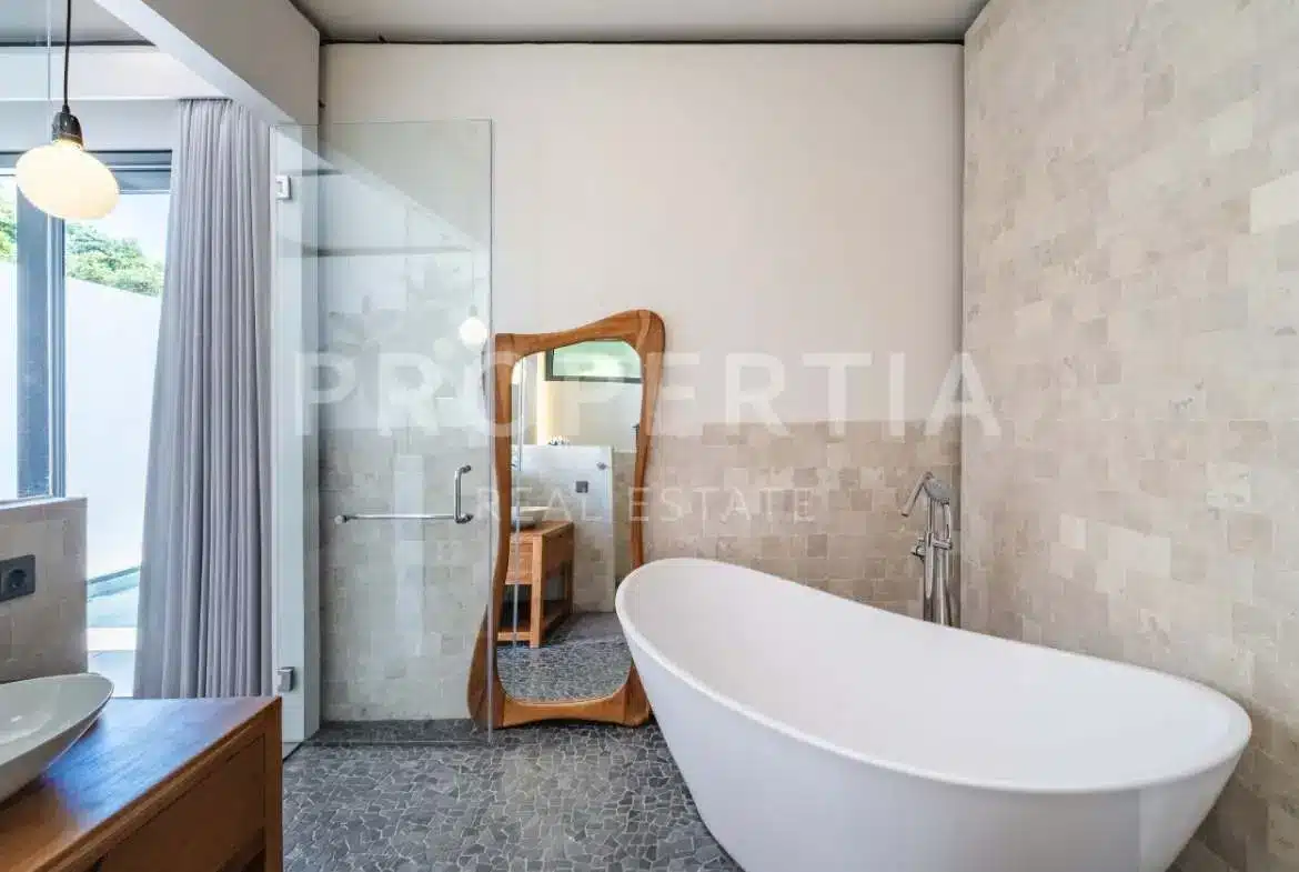 Bathroom 2 at Charming 3-Bedroom Freehold Villa in Vibrant Uluwatu (PPV4805), listing by PROPERTIA.