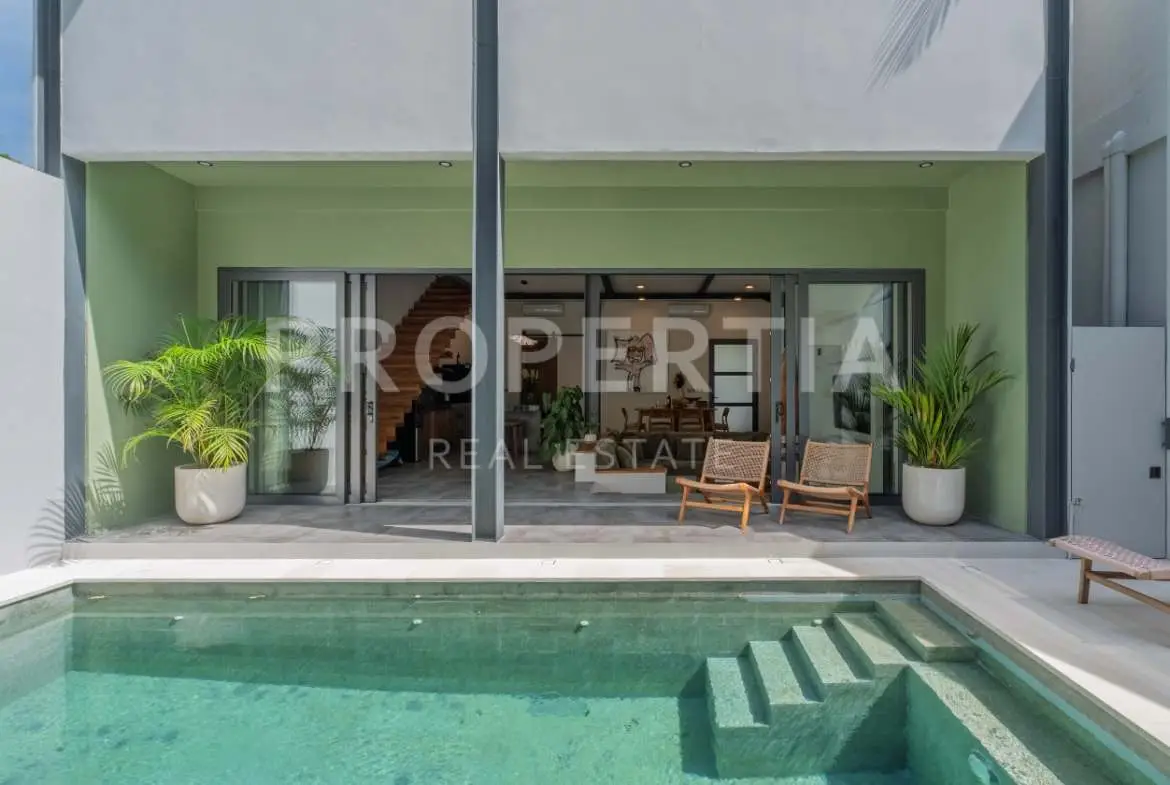 Swimming Pool 1 at Charming 3-Bedroom Freehold Villa in Vibrant Uluwatu (PPV4805), listing by PROPERTIA.
