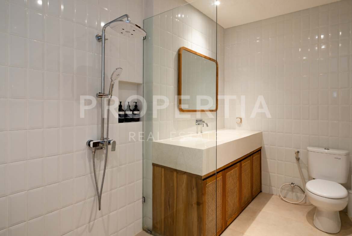 Bathroom 2 at Modern 4-Bedroom Villa Just Minutes from Cemagi Beach (PPV4783), listing by PROPERTIA.