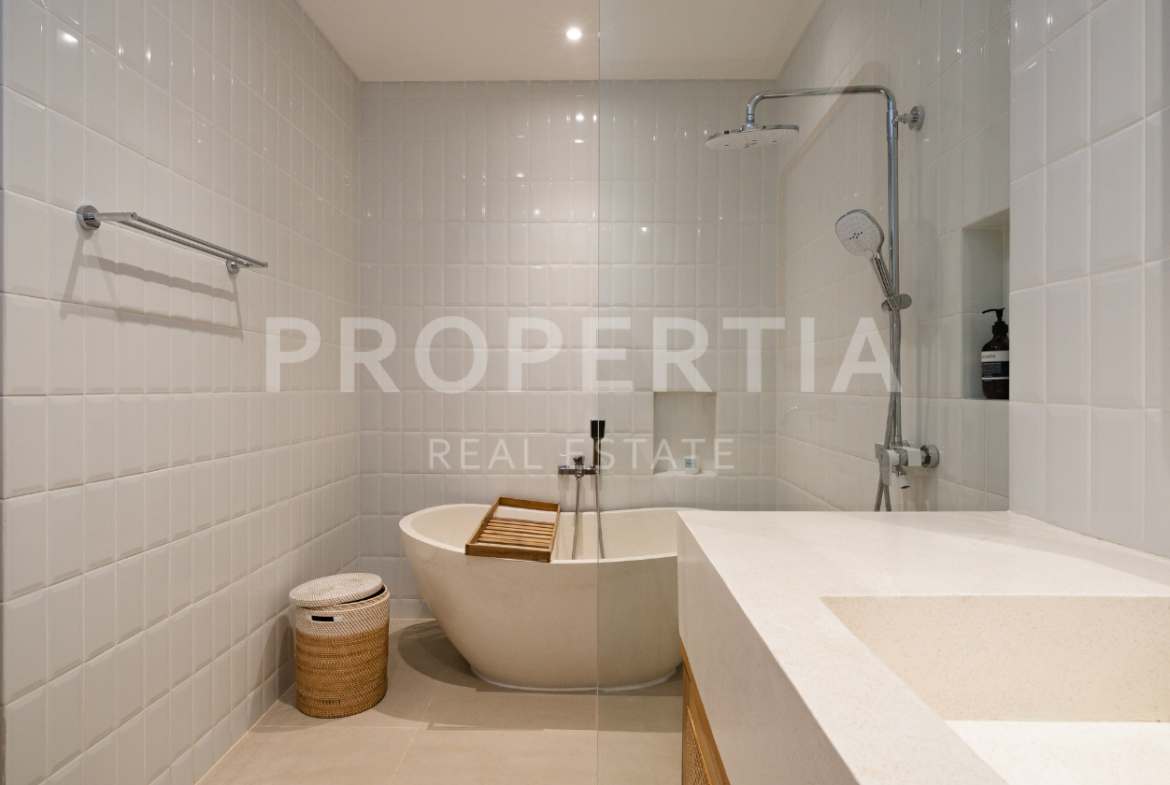 Bathroom 1 at Modern 4-Bedroom Villa Just Minutes from Cemagi Beach (PPV4783), listing by PROPERTIA.