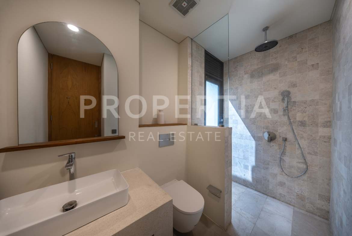Bathroom 1 at Turnkey Investment Villa in Prime Bingin (PPV4812), listing by PROPERTIA.