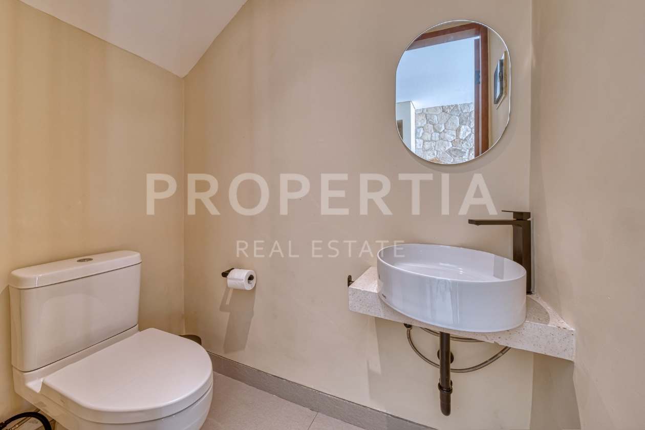 PPV4899_Guest Toilet Bathroom at Turnkey Beautiful Modern 1 Bedroom Villa in Bingin (PPV4899), listing by PROPERTIA.