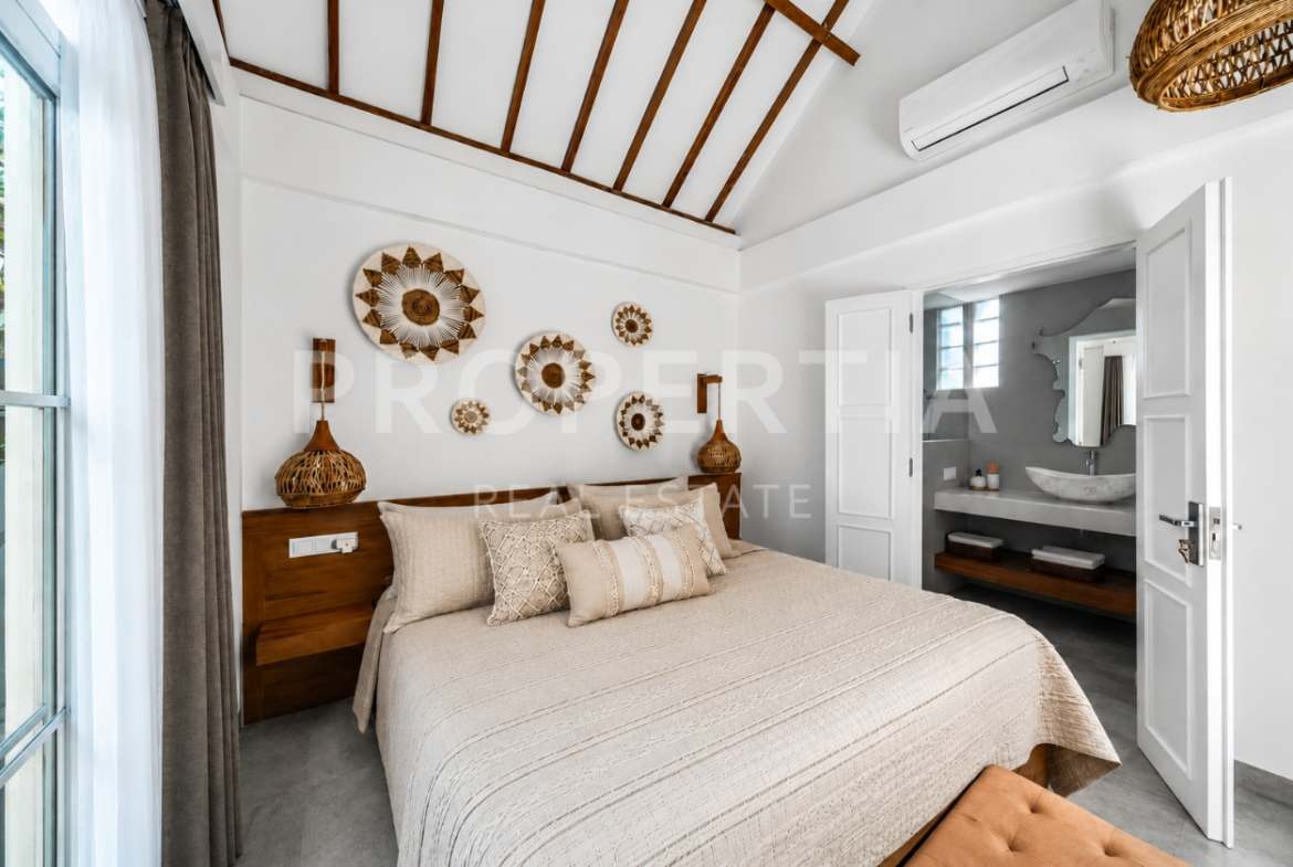 Bedroom at Tranquil Turnkey 2 Bedroom Villa in Padonan (PPV4921), listing by PROPERTIA.