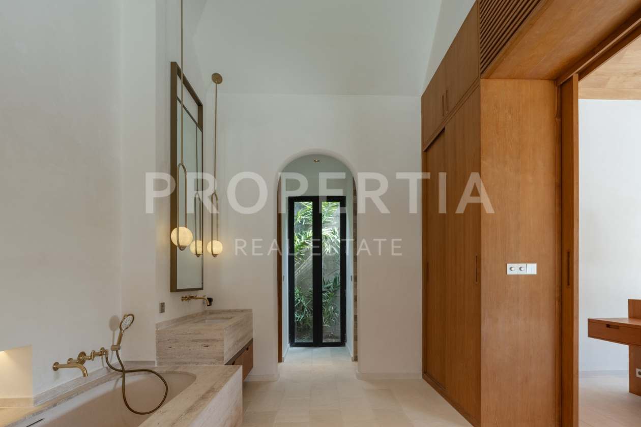 PPV4981_Bath_ Bathroom at Timeless Tropical 5-Bedroom Villa in Tiying Tutul (PPV4981), listing by PROPERTIA.