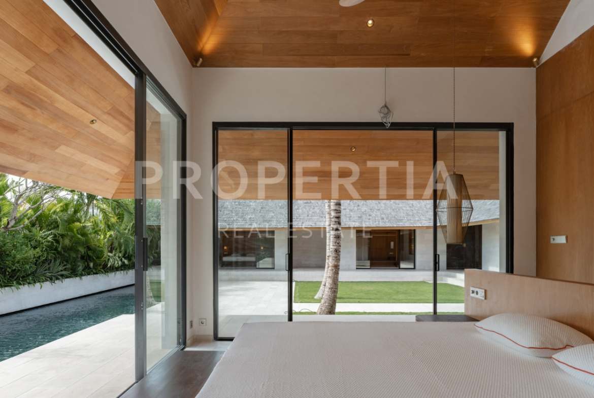 Bedroom 1 at Timeless Tropical 5-Bedroom Villa in Tiying Tutul (PPV4981), listing by PROPERTIA.