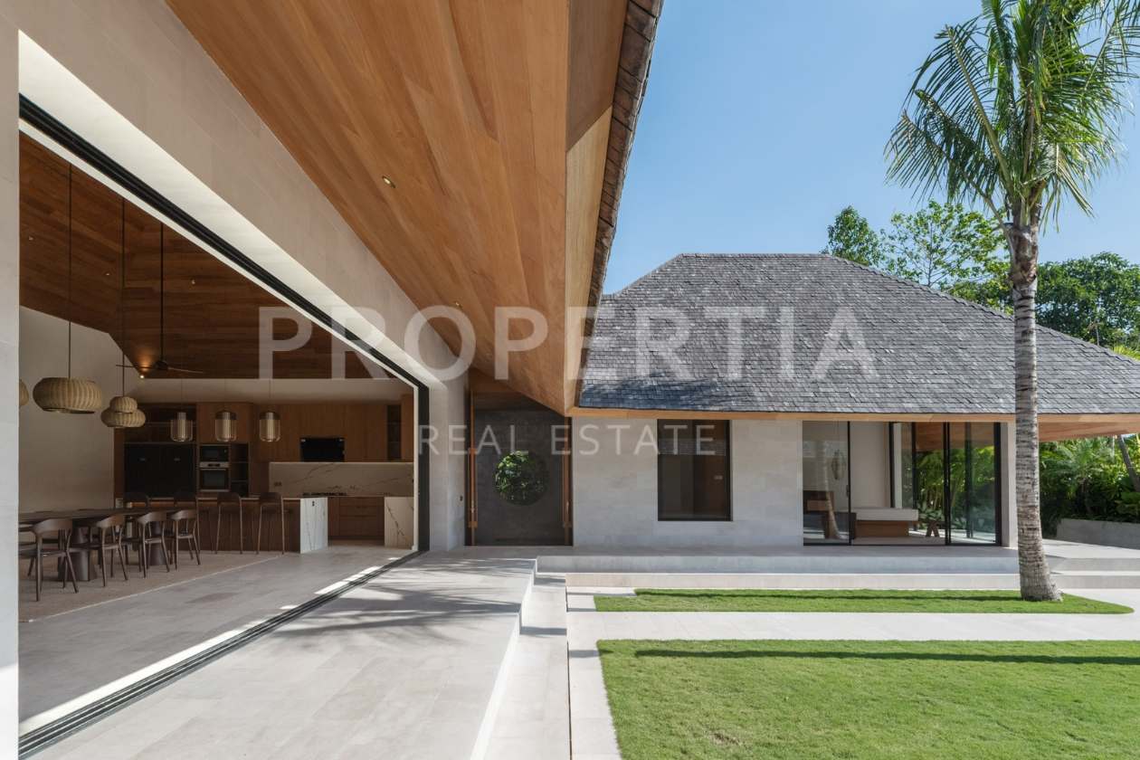 PPV4981_garden01_ Garden 1 (Perspective 2) at Timeless Tropical 5-Bedroom Villa in Tiying Tutul (PPV4981), listing by PROPERTIA.